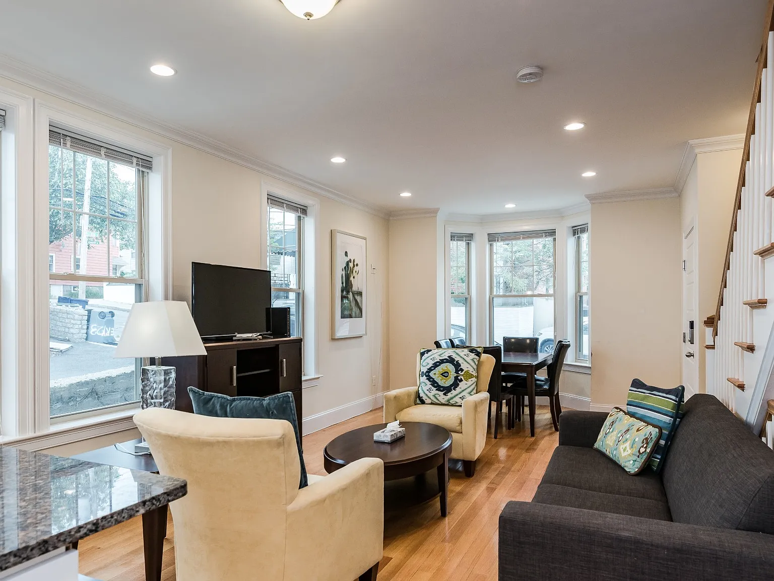 3 bed, 2.5 bath, 1750 sqft, $5,900 — Photo 4