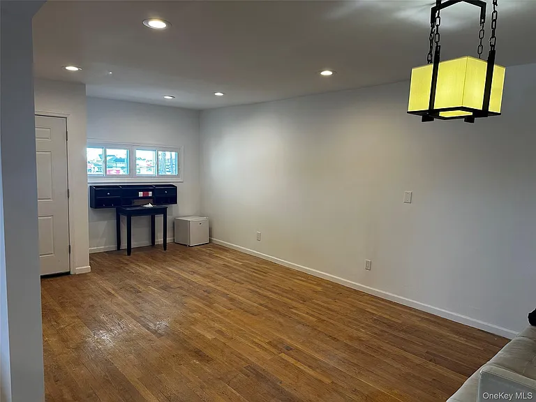 4261 Austin Blvd — Photo 4