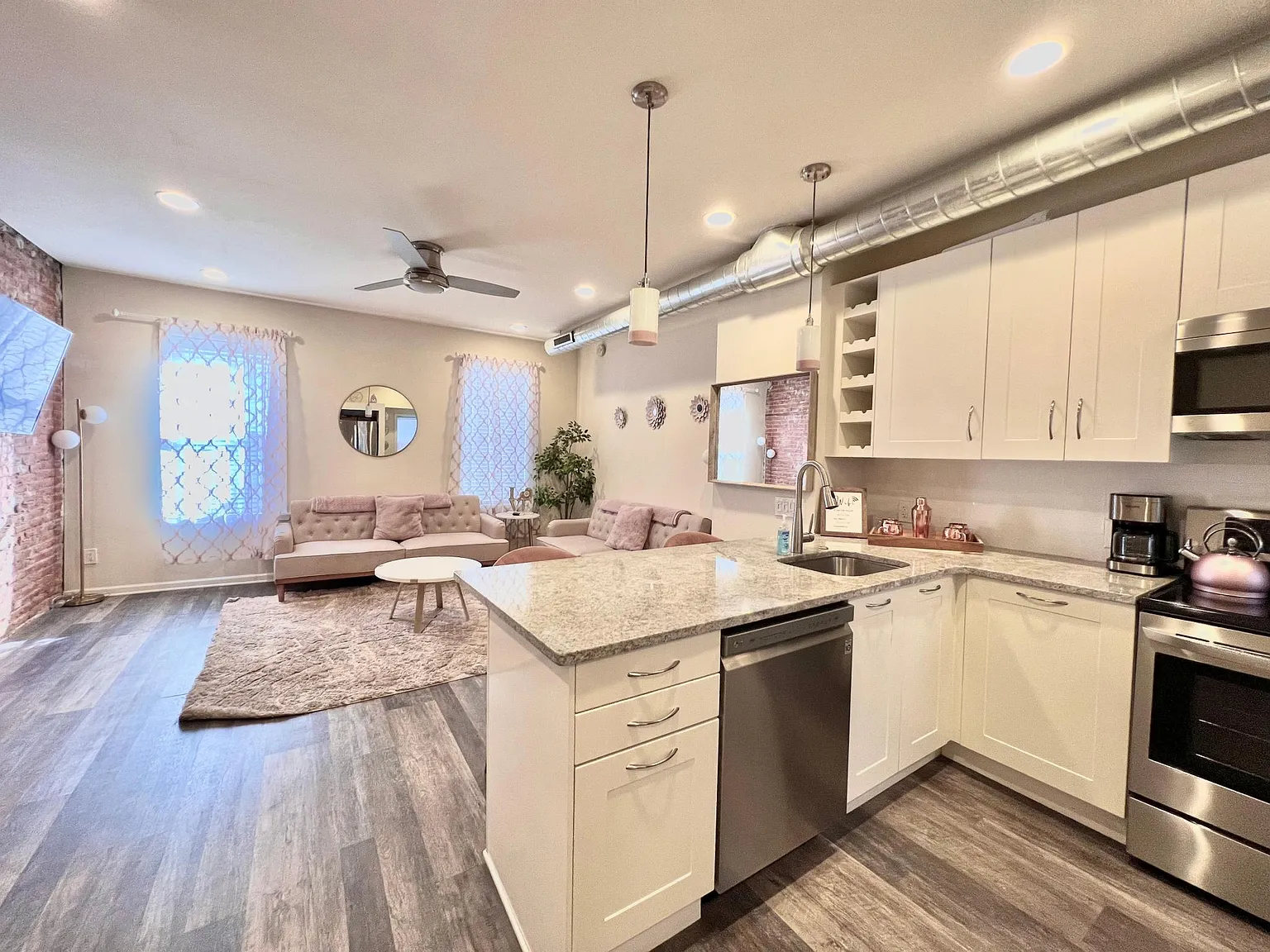 1543 Spring Garden St — Photo 3