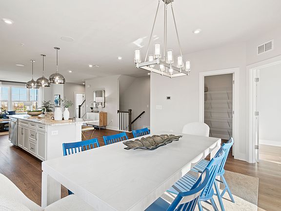 4th image of 601 Weaver Brook Walk #B