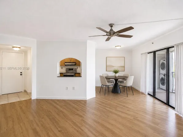 6855 W Broward Blvd APT 300, Plantation, FL 33317