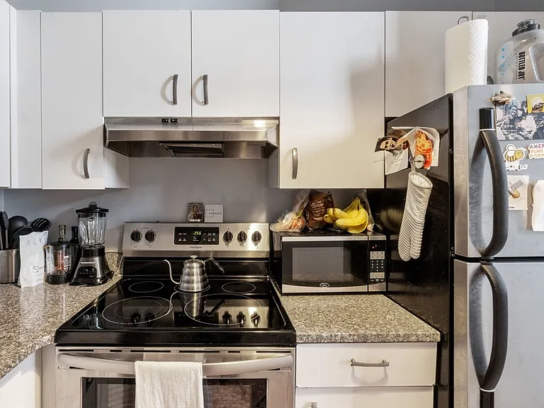320 W 2nd St #504 — Photo 10