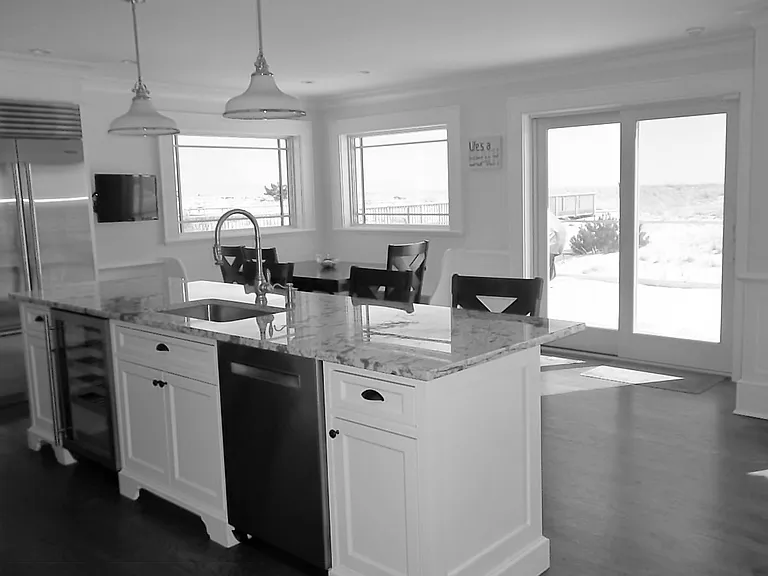 493 Dune Rd — Photo 4