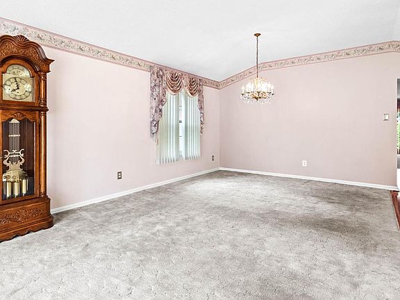 4th image of 369 Barbados Dr