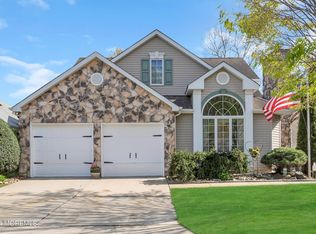 5 Thatcher Ct, Jackson, NJ 08527