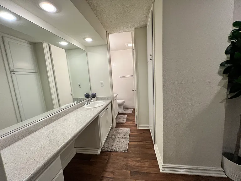 6425 Green Valley Cir — Photo 23