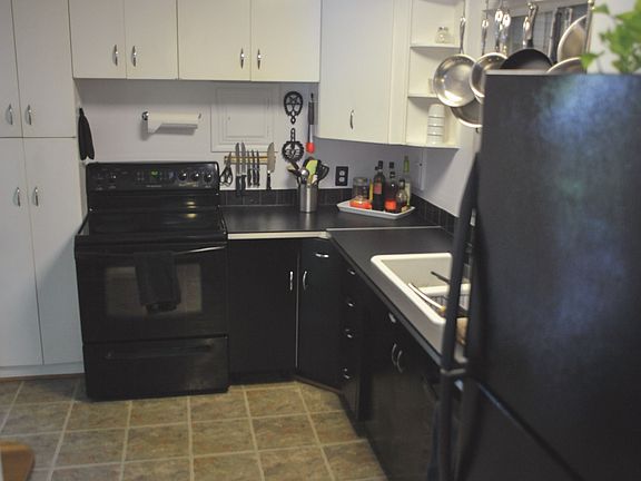5th image of 1736 W Stadium Blvd