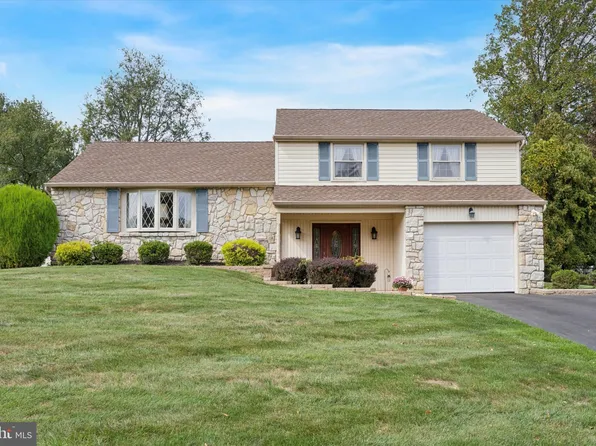 34 Acorn Dr, Holland, PA 18966
