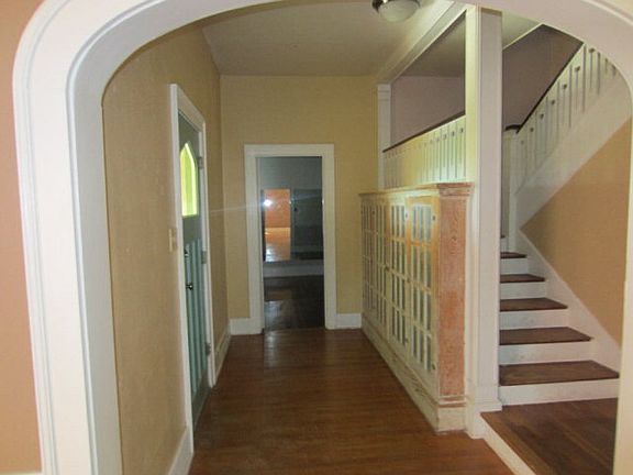 5th image of 505 E Poplar St