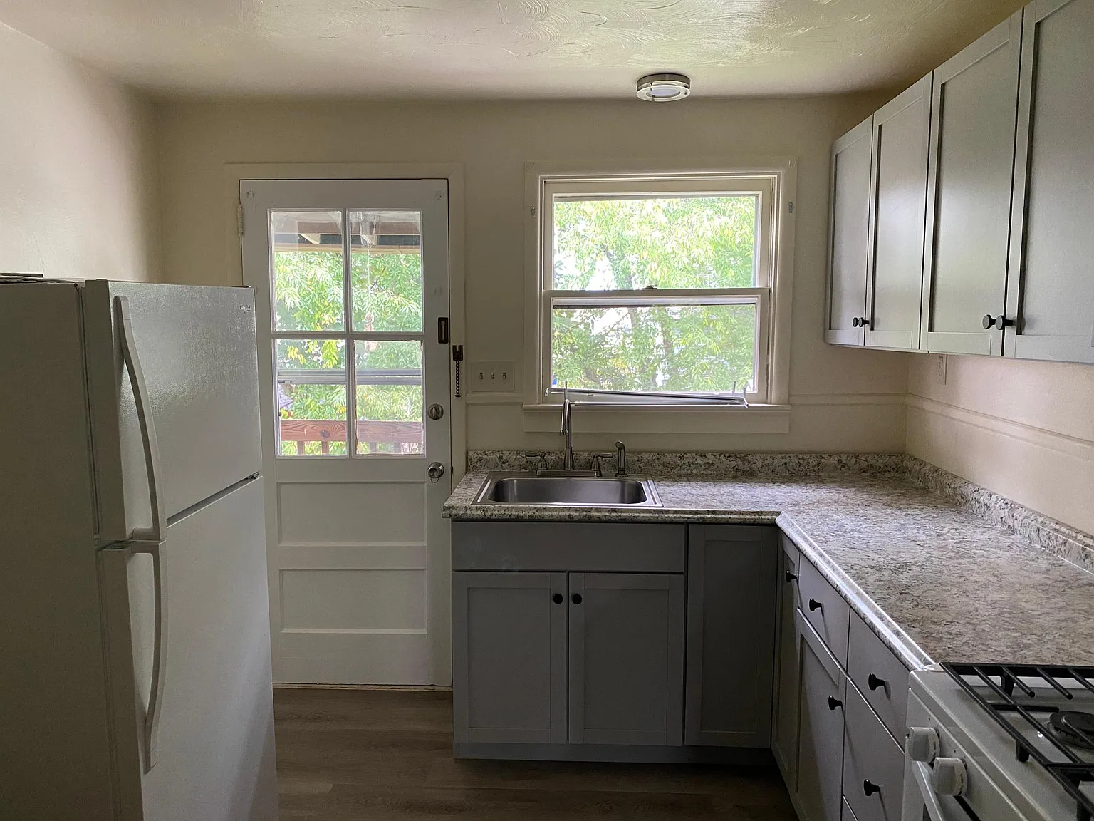 2 bed, 850 sqft, $1,030 — Photo 1