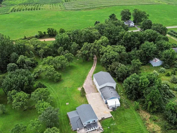 6793 Carmody Rd, Coloma, MI 49038