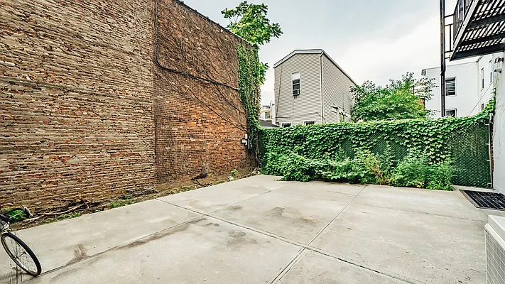 Rented by Nooklyn NYC LLC | media 16