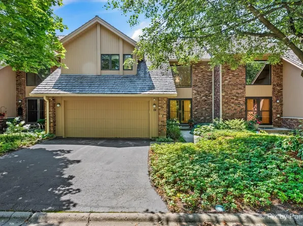 55 Oak Creek Dr, Burr Ridge, IL 60527