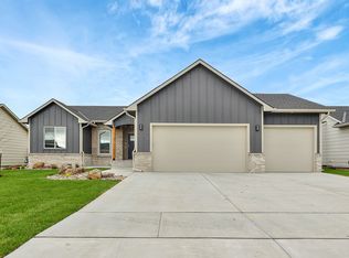 588 Long Path Ct, Goddard, KS 67052