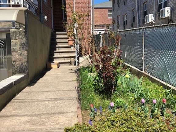 2nd image of 1335 Waring Ave