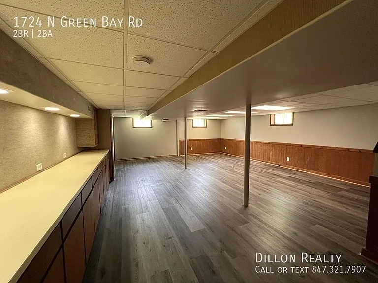 1724 N Green Bay Rd — Photo 18