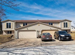 713 Crawford Dr, Cottage Grove, WI 53527