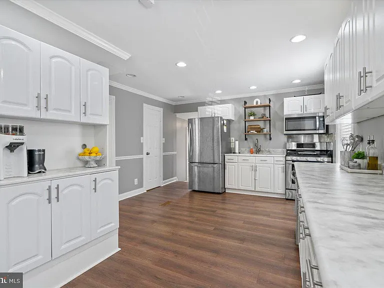 2819 Summerfield Rd — Photo 14