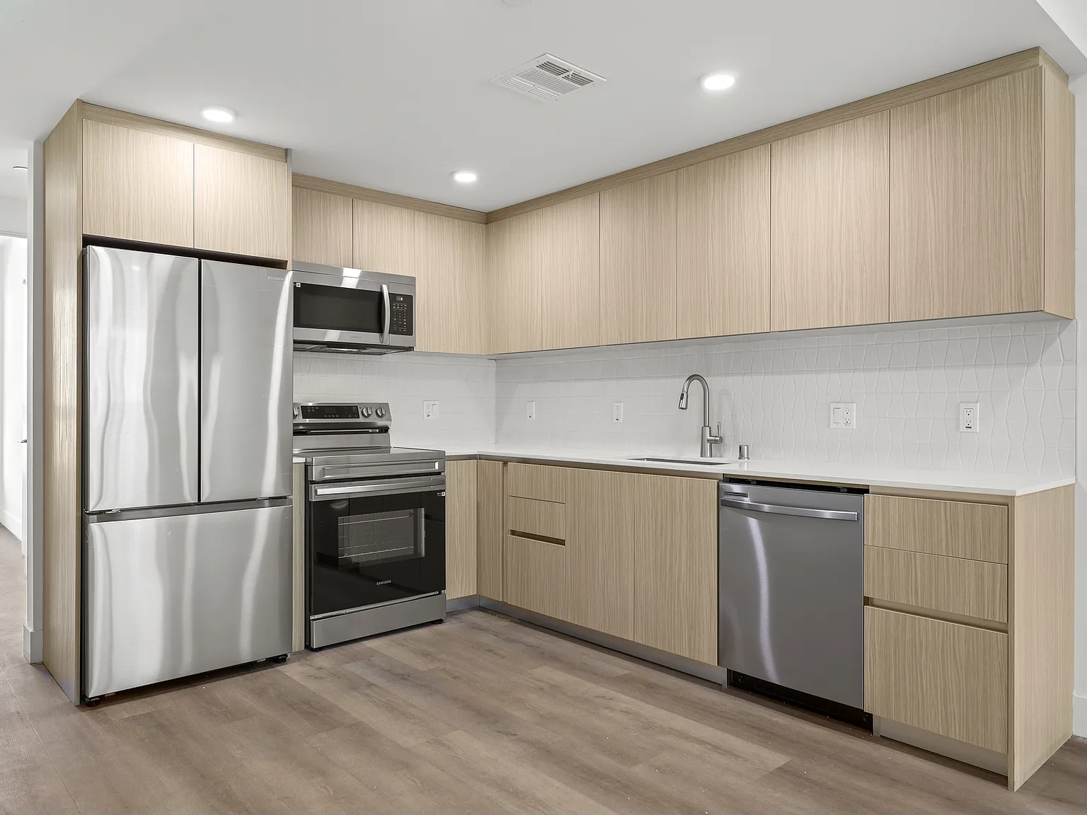 Vesper Hollywood — Photo 4