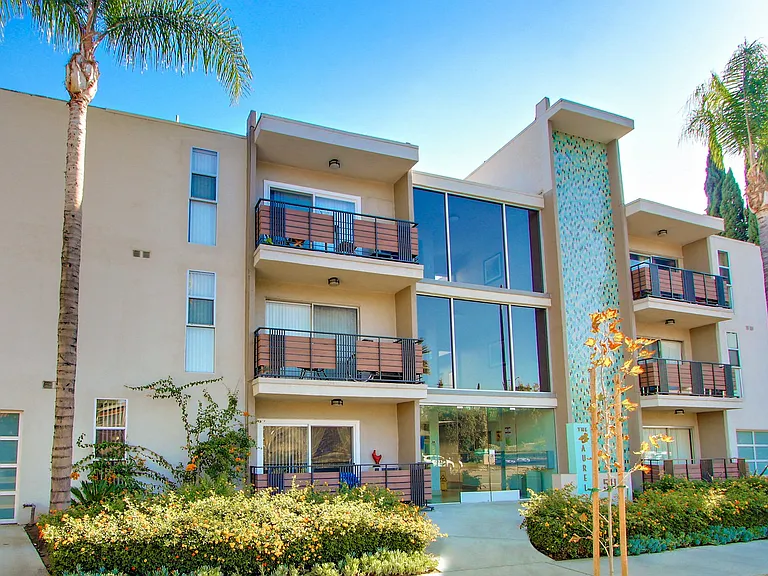 5112 Laurel Cyn Apartments — Photo 26