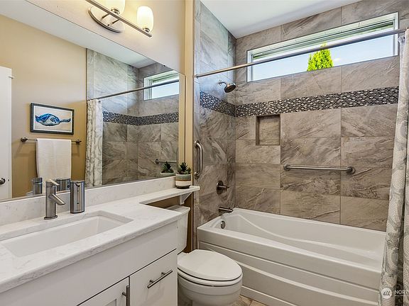 5th image of 8516 Anderson Lane NE