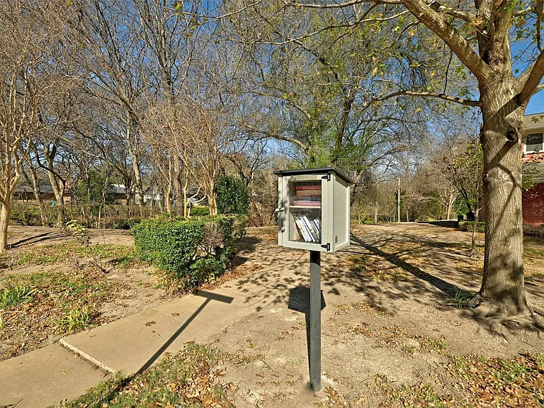 2002 Millay Dr #118 — Photo 35