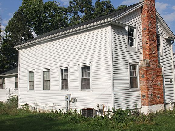 3rd image of 418 Hattie St