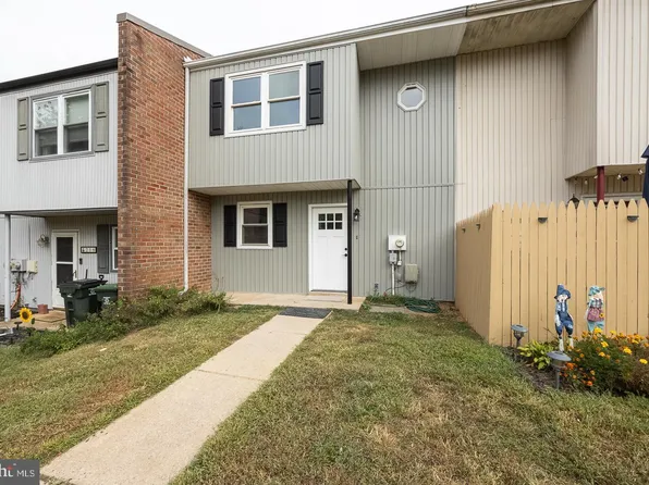 215 Westbury Ct, Downingtown, PA 19335