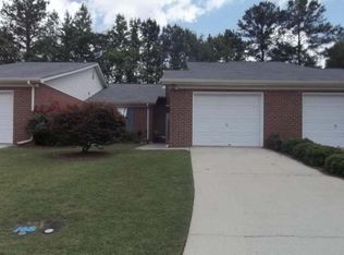 165 Lagrange Ct, Fayetteville, GA 30214