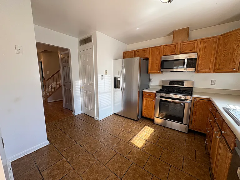 4005 Blakney Ln SE — Photo 8