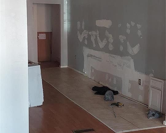 5th image of 2852 Lafayette Ave