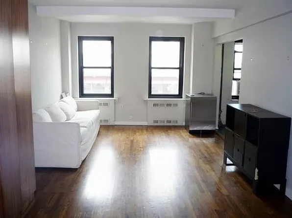300 West 23rd Street image 1 of 5