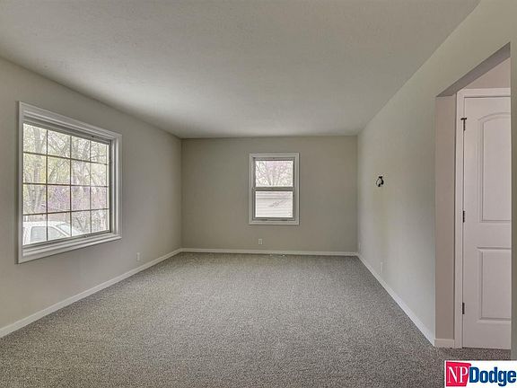 4th image of 9125 Pauline St
