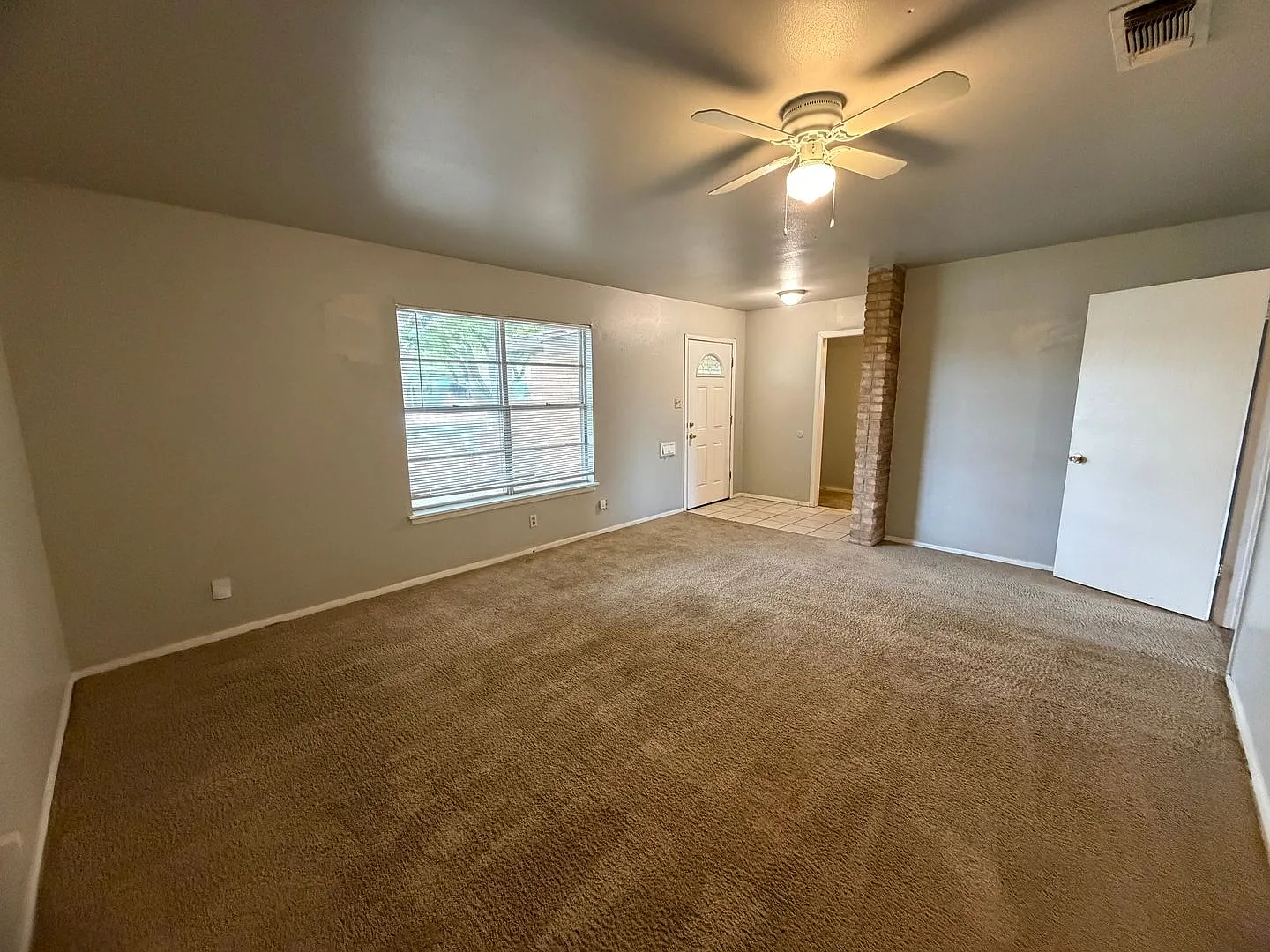 318 Como Street — Photo 2