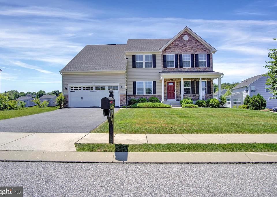 1st image of 67 Hunt Run Dr