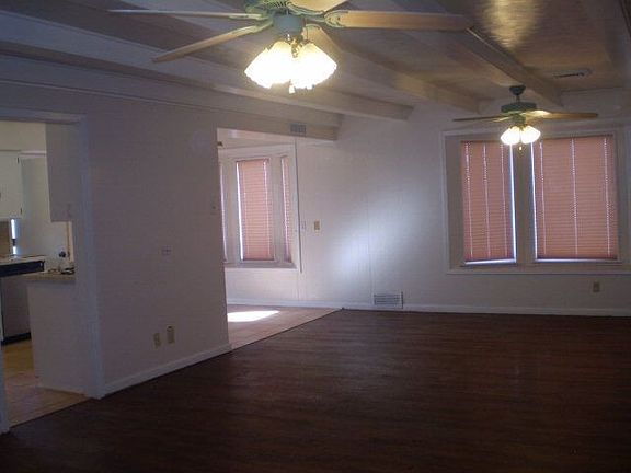 5th image of 2609 E 21st St