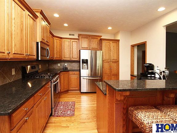 5th image of 7504 Kentwell Ln
