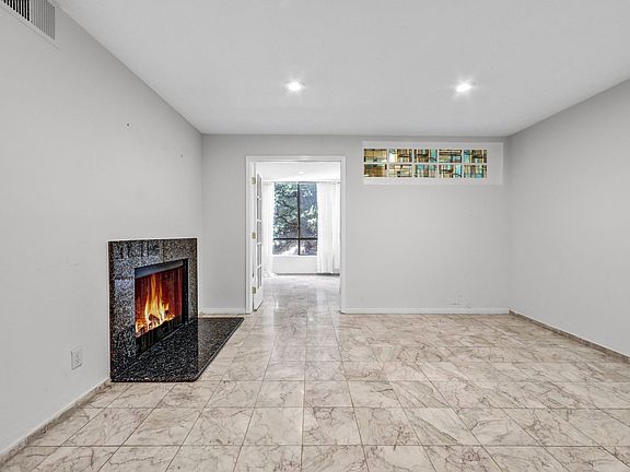 4th image of 1900 Vine St APT 212