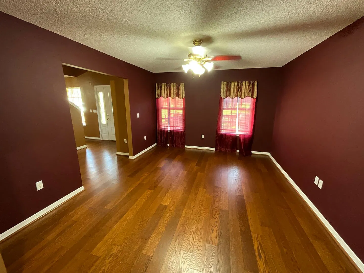 Beautiful 4/2 in Marianna with 2-Car Garage — Photo 4