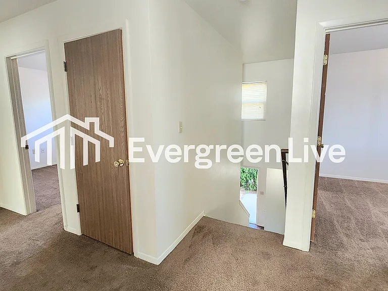 200 Raven Dr — Photo 15