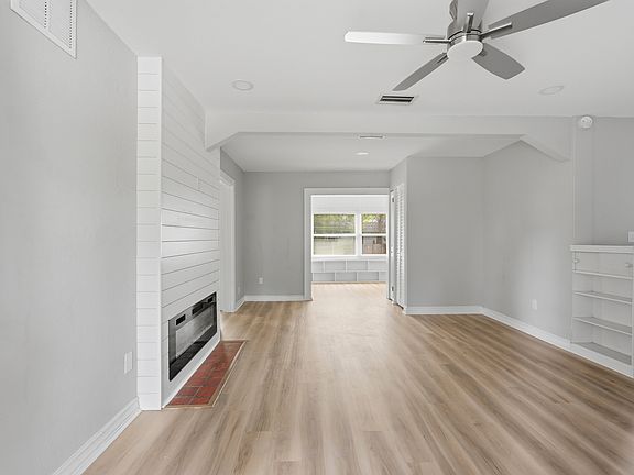 3rd image of 2114 Merrill Ave