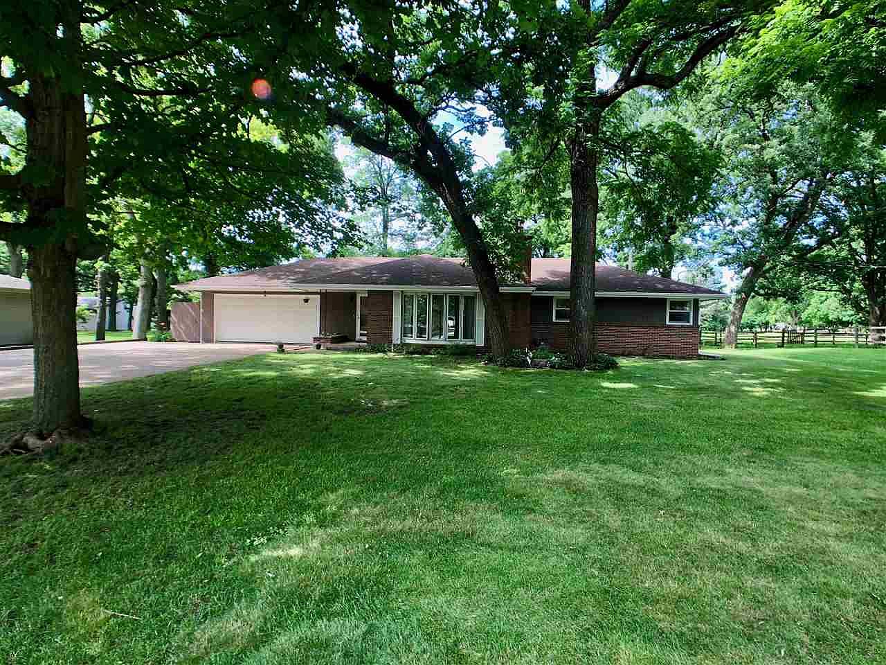 6728 E Woodland Dr, Stillman Valley, IL 61084 Zillow