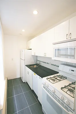 Rented by R New York | media 19