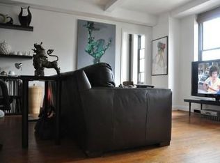 303 9th Ave, New York, NY 10001