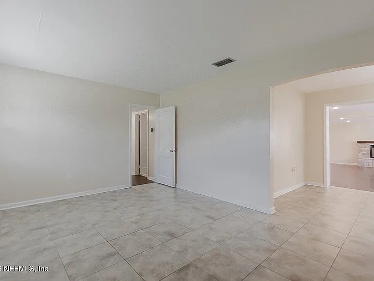 848 Glynlea Rd — Photo 3