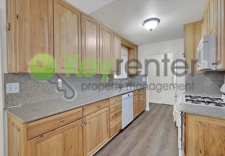 6140 Pinecreek Way — Photo 12