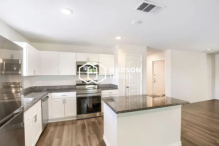 5108 Kilpatrick Ave — Photo 6