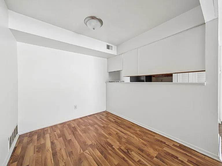 North Branch Apartments — Photo 28
