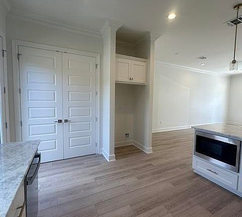 4th image of 1510 Kaliste Saloom Rd #203