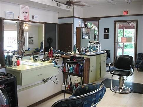 5th image of 260 W Gravois Ave